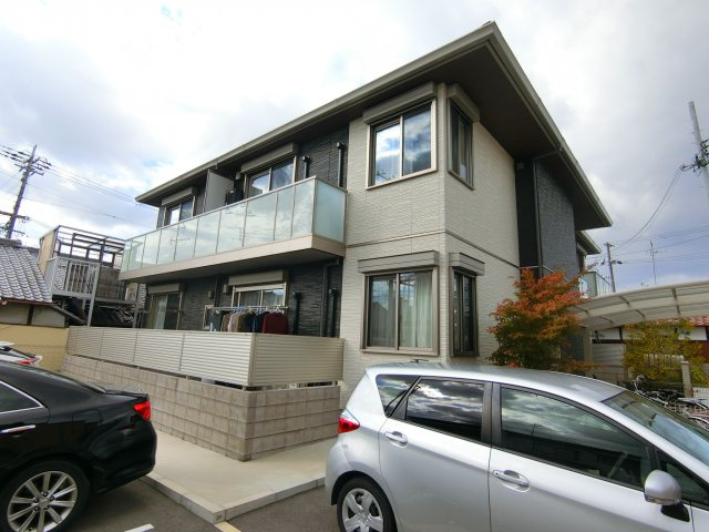 シャーメゾンオークの外観