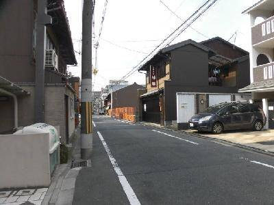 プラネシア星の子三条油小路の周辺|前面道路