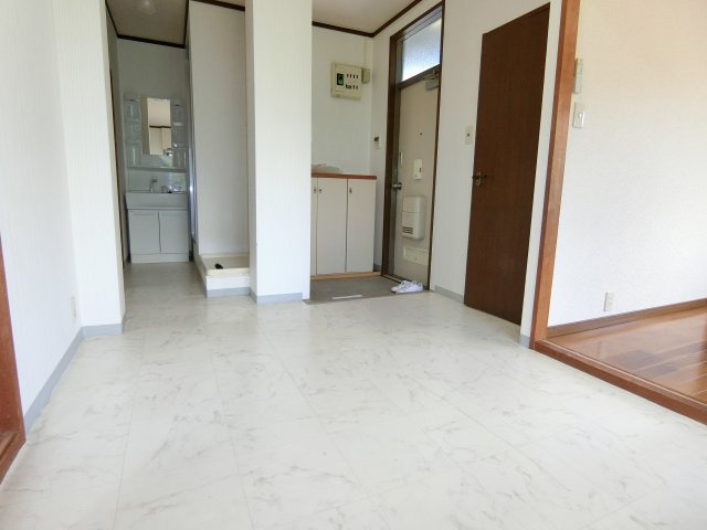 ラ・メゾンⅢの居間・リビング