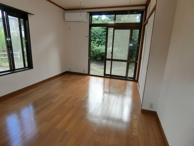 ラ・メゾンⅢの居間・リビング