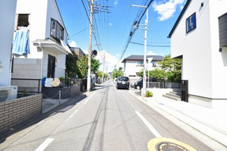 【前面道路含む現地写真】 | 現地見学や資料請求などお気軽にお問合わせ下さい。
周辺環境とあわせて現地ご案内致します。