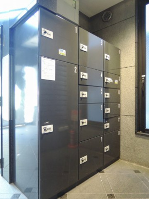 【その他共用部分】 | エミネンスリバーヒルズ鶴見 | 不在時にもお荷物が受け取れる宅配ボックスです。