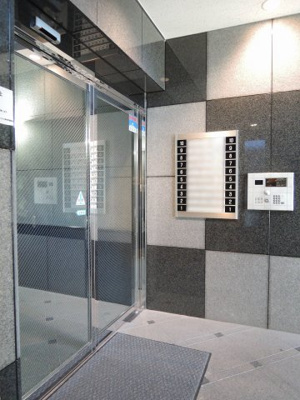 【その他共用部分】 | エミネンスリバーヒルズ鶴見 | 防犯面でも安心のオートロック付です。