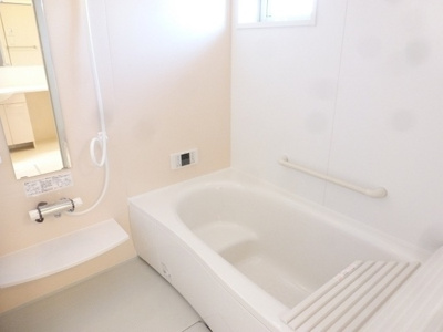 【浴室】 | ヒルサイド テラス Ｃ | １坪風呂です。