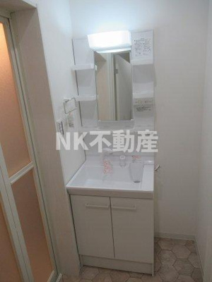 【洗面所】 | ノイヴェル長瀬（長瀬賃貸） | 広い洗面スペース