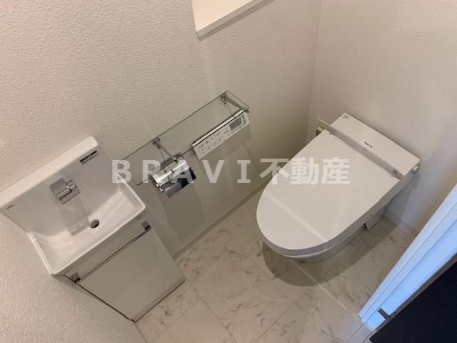 GAUDI（ガウディ）　BRAVI不動産のトイレ|【GAUDI（ガウディ）】トイレです