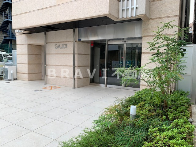 GAUDI（ガウディ）　BRAVI不動産のエントランス|【GAUDI（ガウディ）】建物の内部です