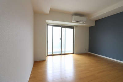 【寝室】 | LasperanzaKyobashi | 落ち着いた色調の洋室です