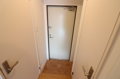 【玄関】 | LasperanzaKyobashi | 収納もある玄関です