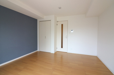 【居間・リビング】 | LasperanzaKyobashi | 広々とした洋室です