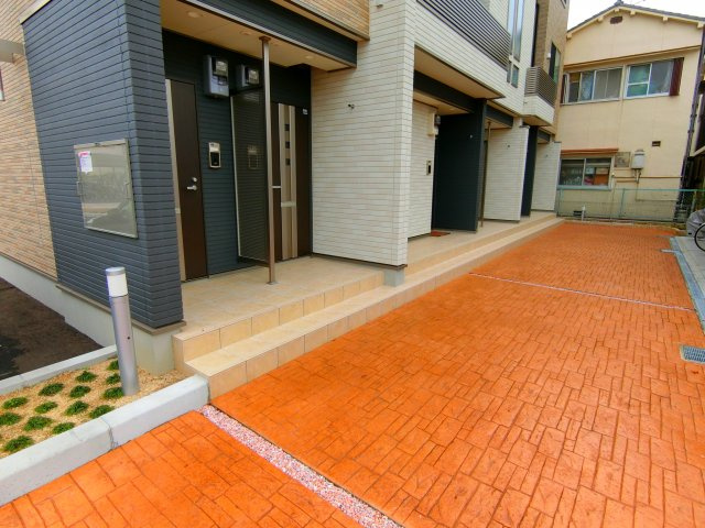 プチフローラ北野田Ⅲのエントランス