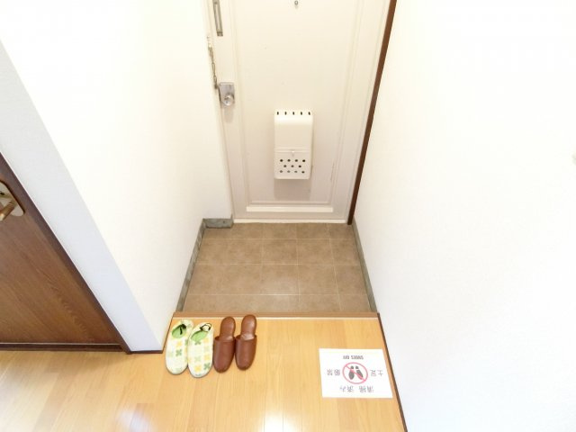 末広マンションの玄関