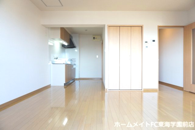 熊本市北区鶴羽田４丁目の賃貸マンションの居間・リビング