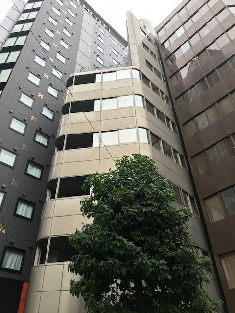 新都心ビルの外観