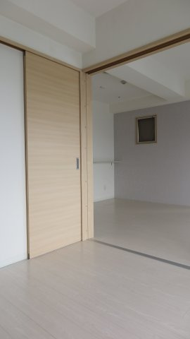 オルフェアレジデンス難波の洋室