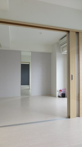 オルフェアレジデンス難波の居間・リビング