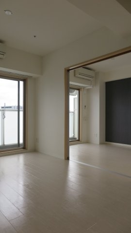 オルフェアレジデンス難波の居間・リビング