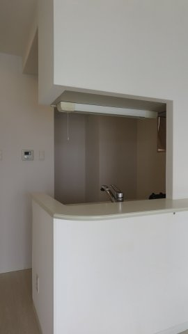 オルフェアレジデンス難波のキッチン