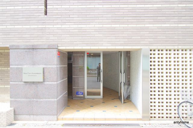 ニューシティアパートメンツ西天満　仲介手数料無料のエントランス