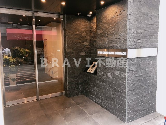 エステムコート大阪新町　BRAVI不動産のエントランス|【エステムコート大阪新町】清潔なエントランスです