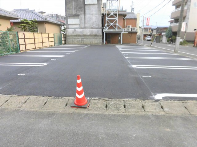 大垣市南高橋町パーキング