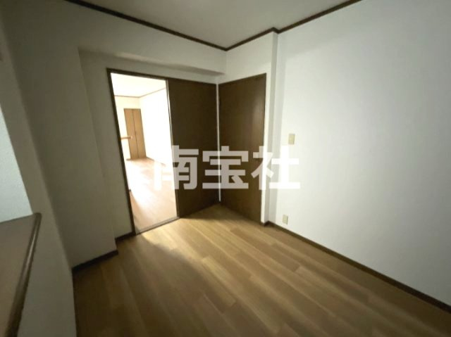 【寝室】