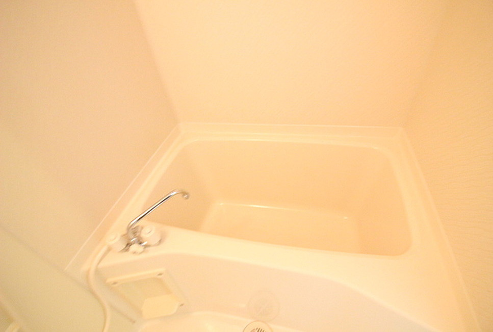 久留米市東櫛原町のハイツの浴室|コンパクトで使いやすいお風呂です