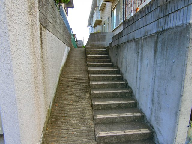 パインリーフ泉ヶ丘のエントランス