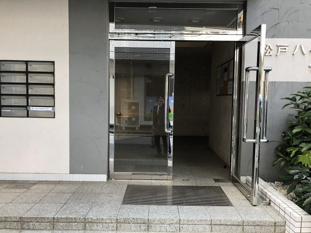 R FIELDS MATSUDOのエントランス