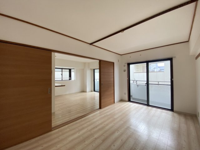 R FIELDS MATSUDOの居間・リビング