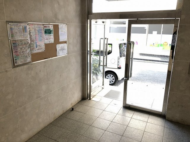 R FIELDS MATSUDOのロビー