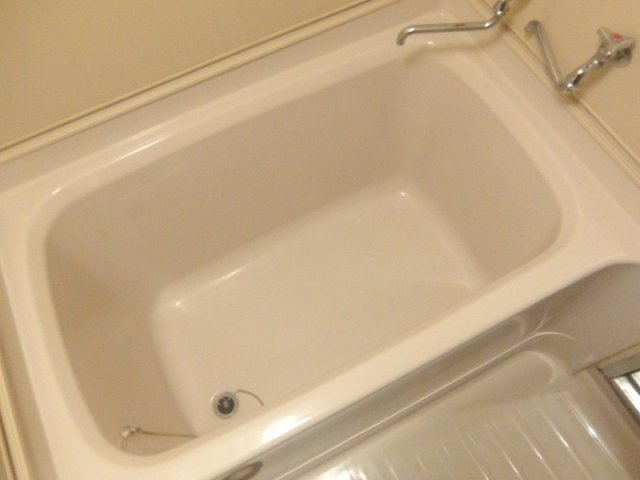 マンション第5松戸の浴室