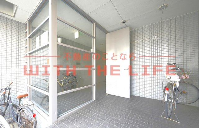 レスピラールⅡ【キャッシュバック対象】のエントランス|落ち着いたエントランスです