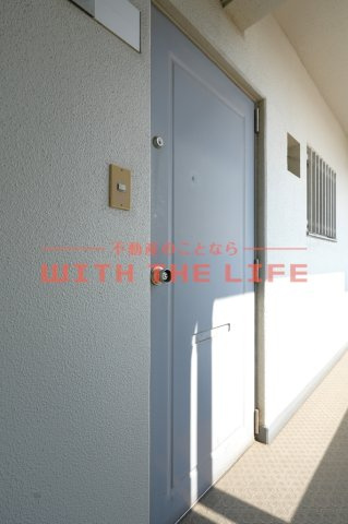 レスピラールⅡ【キャッシュバック対象】の玄関|明るい玄関です