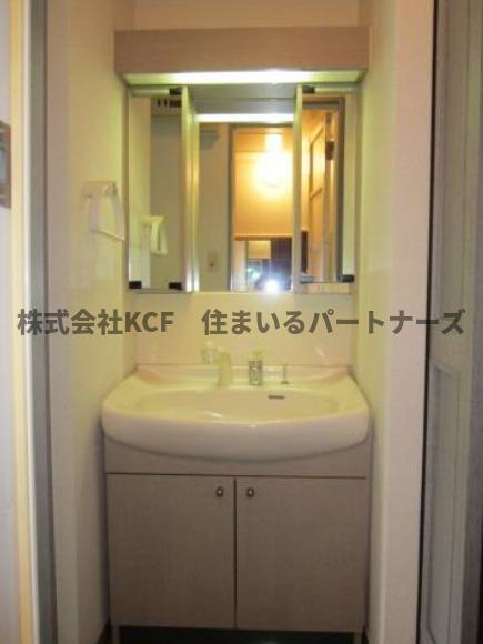 ロマネスク通町第2の独立洗面台|独立洗面化粧台が付いています