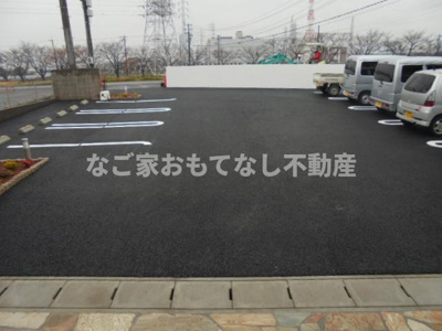 【駐車場】 | ザ フォレスト ガルニエ