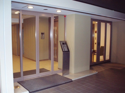 【エントランス】 | アルベルゴ乃木坂