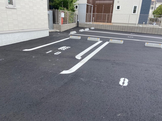 ローレルハイムの駐車場