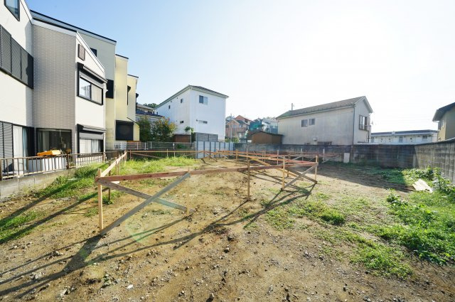上星川駅から平坦徒歩８分！LDK１８．５帖の４LDK♪カースペース２台。保土ヶ谷区上星川２丁目　全２棟新築戸建ての外観|相鉄本線「上星川」駅より平坦徒歩約8分と便利な立地です。