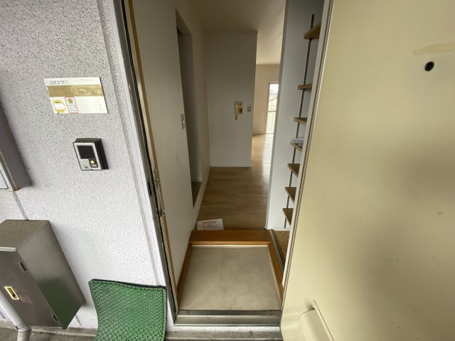 錦プラザの玄関