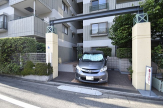 【駐車場】 | 駐車場入口
