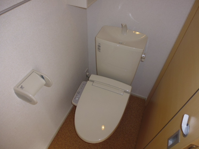 エリーゼＢのトイレ|温水洗浄便座