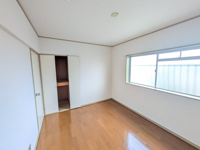 宿河原マンションの寝室