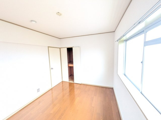 宿河原マンションの寝室