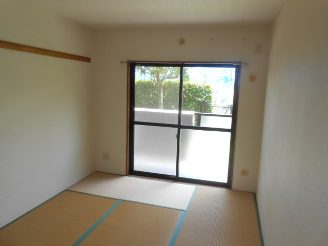 多摩エスペリアの和室|別号室の参考写真です。現況優先