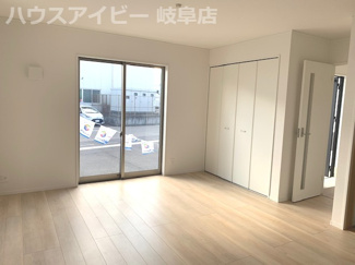 【外観】 | 羽島市舟橋町　新築戸建全3棟　平屋の新築建売　前面道路広くお車停めやすいです　収納豊富な平屋です。
