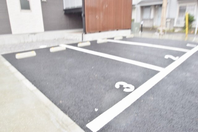 リブリ・ＫＡＳＨＩＭＡの駐車場|敷地内に駐車場・バイク置き場