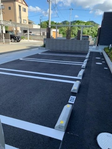 Clair Gardenの駐車場