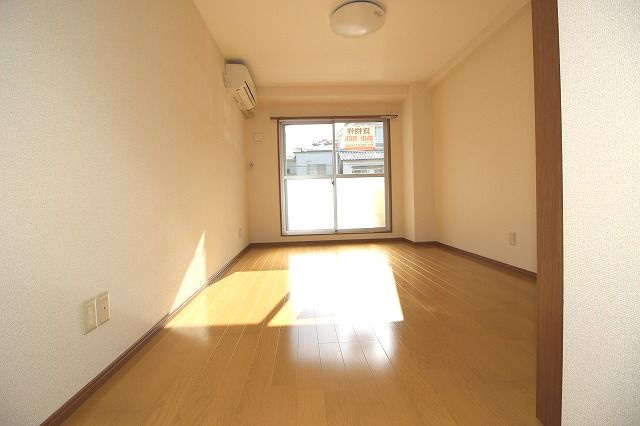 フィットハイム日の出の居間・リビング|リビングです