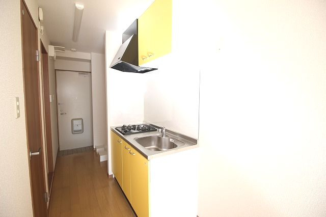 フィットハイム日の出の内装|明るい色調の室内です